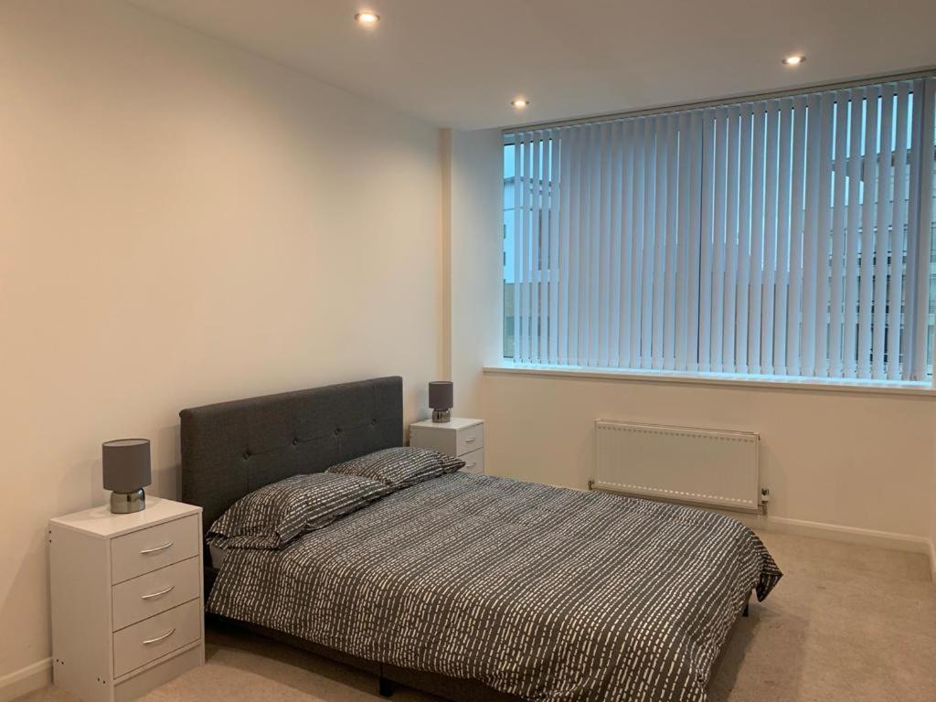 Modern 2 Bed 2 Bath Apartment In Central Croydon! المظهر الخارجي الصورة